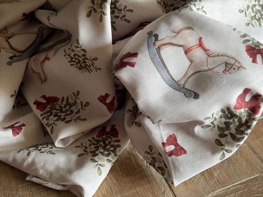 Caballito de Madera Navideño (Sobre Pedido)